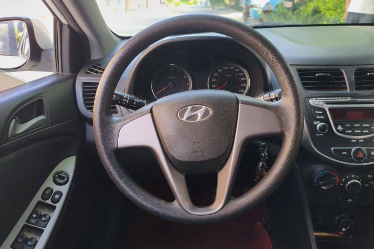 Used Hyundai Verna Ray 2014 1.4L Manual GLX