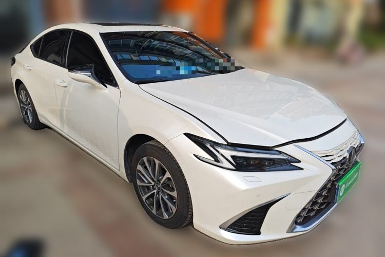 Used Lexus ES 2025 200 Premium Edition Front Right 45 Deg