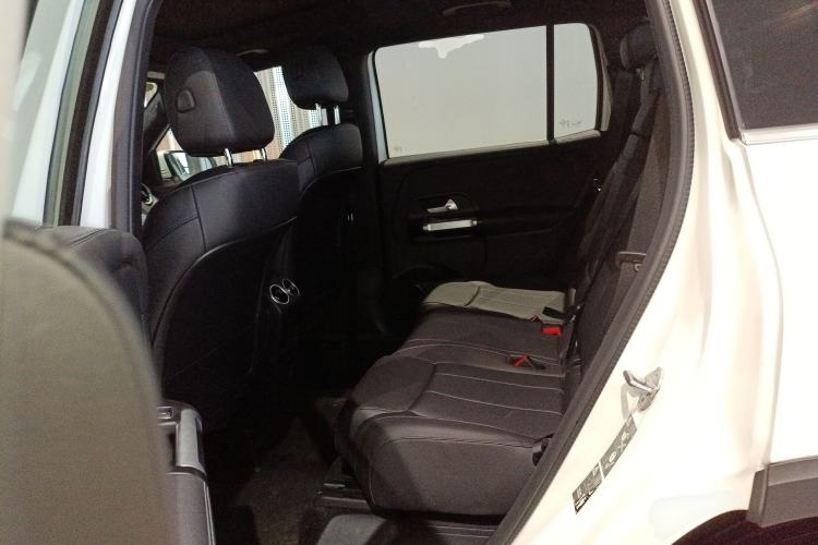 Used Mercedes-Benz GLB 2023 Refresh GLB 200 Fashion Edition
