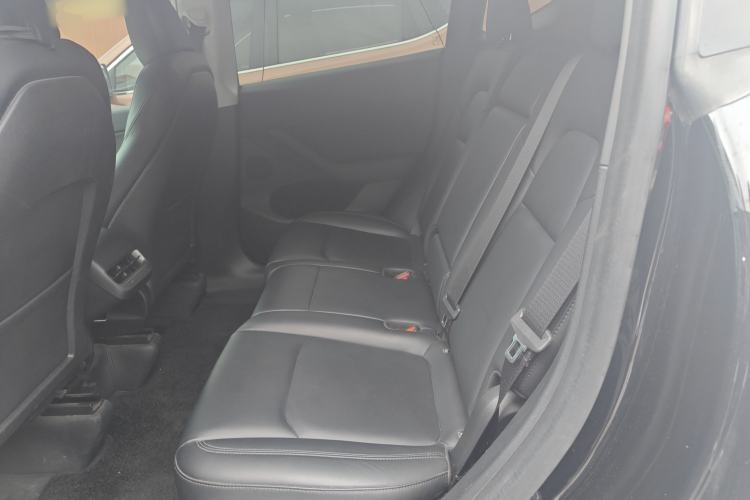 Used Tesla Model Y 2023 Long-Range All-Wheel-Drive Version