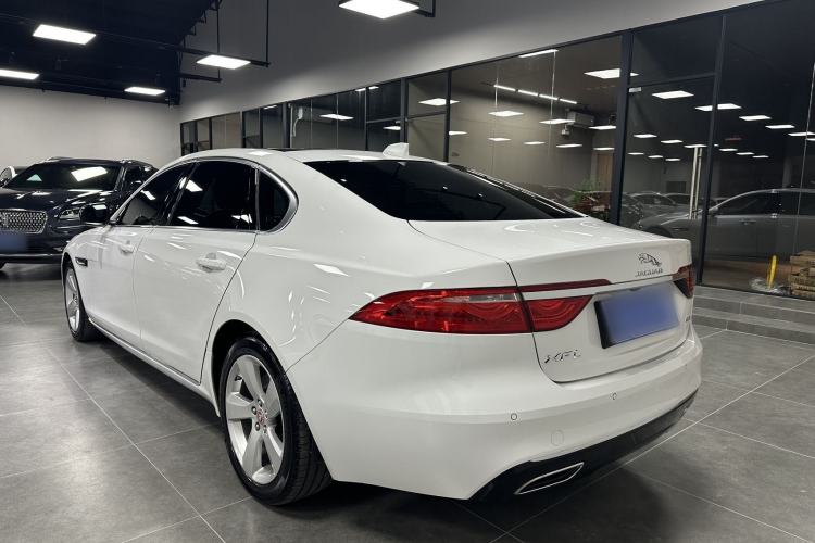 Used Jaguar XFL 2020 XFL 2.0T P200 Two-Wheel-Drive Elite Edition Exterior 5