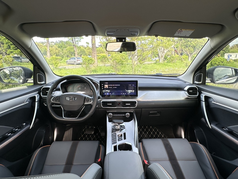 Geely Auto Coolray 2023 1.5T DCT Diamond Edition — снимка 19