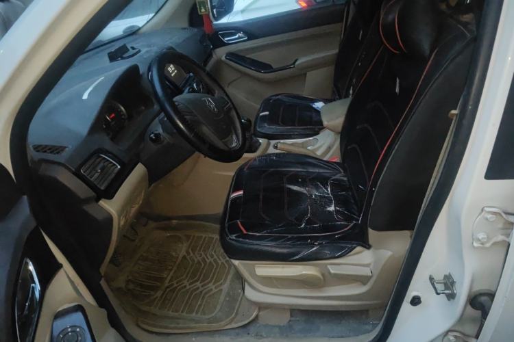 Used Baojun 730 2014 1.5L manual Comfort version 7 seats
