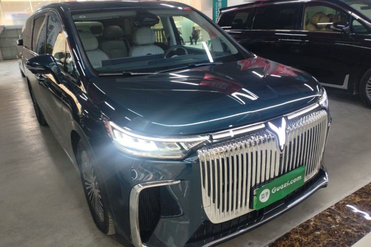 Used VOYAH Dream 2025 PHEV Four-Wheel-Drive Flagship Kunpeng Edition Front Right 45 Deg