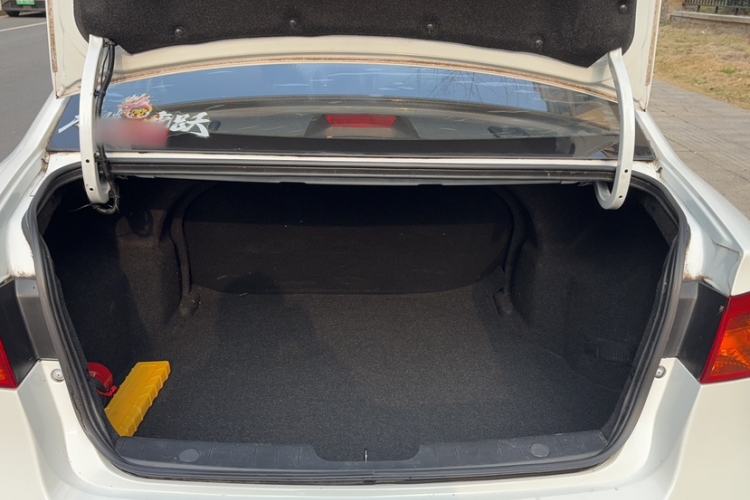 Used Roewe 350 2015 1.5L Manual Luxury Sunroof Edition