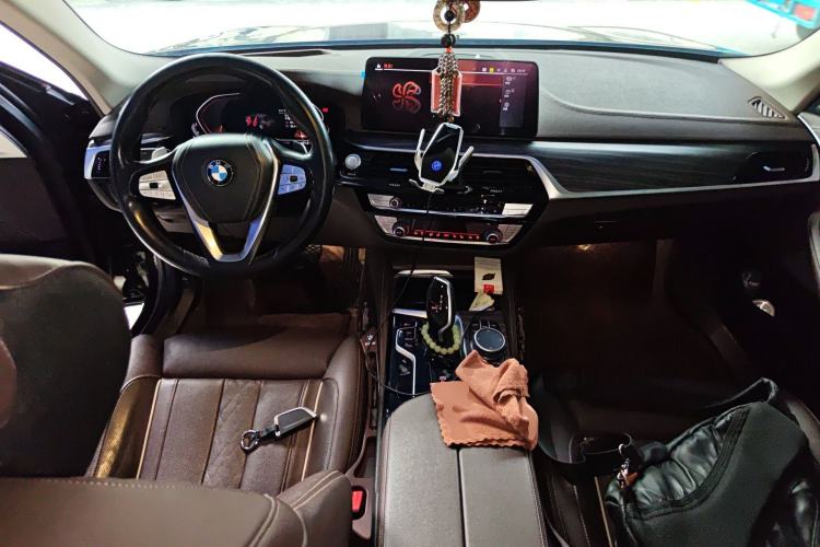 Used BMW 5 Series 2021 Updated 530Li Luxury Package Premium Edition Center Console