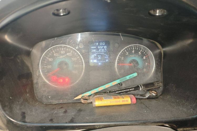 Used Jinbei New Hiace X30L 2023 1.5L Wealth Edition Van 2/5-Seater Air-Conditioned Model SWC15M