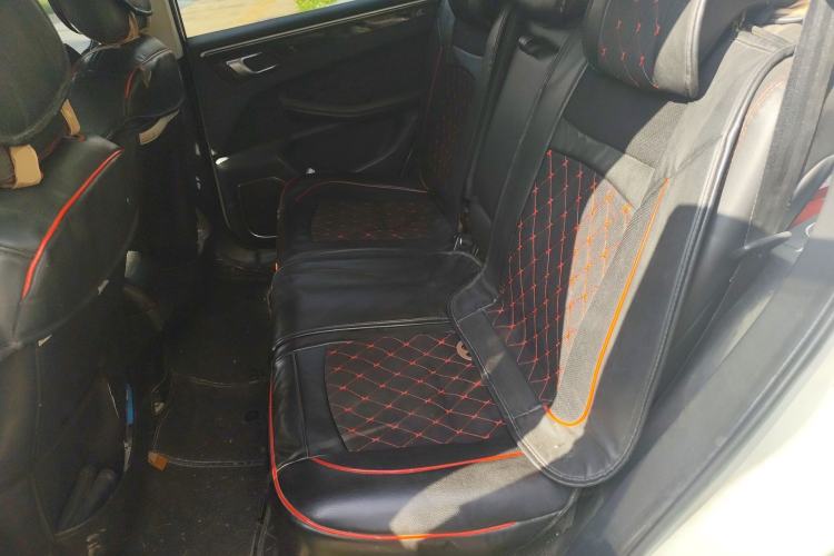 Used Zotye Domy X5 2016 1.5T Manual Elite 7-Seater China V Standard Left Rear Seat