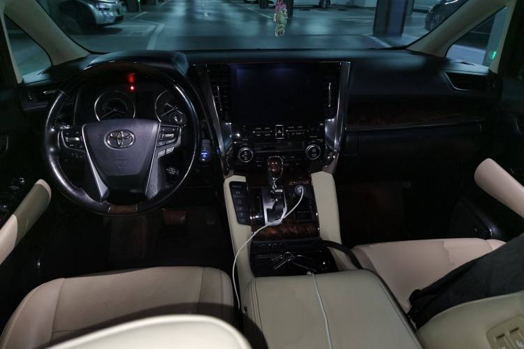 Used Toyota Alphard 2020 Dual-Engine 2.5L Luxury Edition
