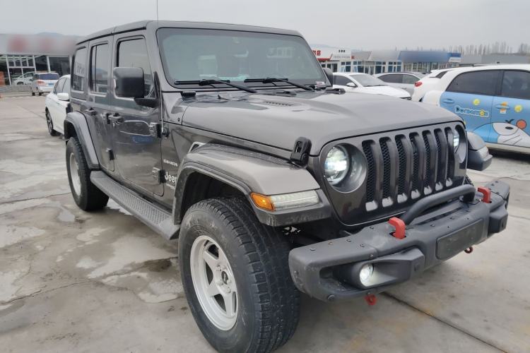 Used Jeep Wrangler 2019 2.0T Sahara Four-Door Version China VI Emission Standard