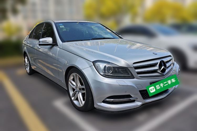 Used Mercedes-Benz C-Class 2011 C 300 Fashion Model Front Right 45 Deg