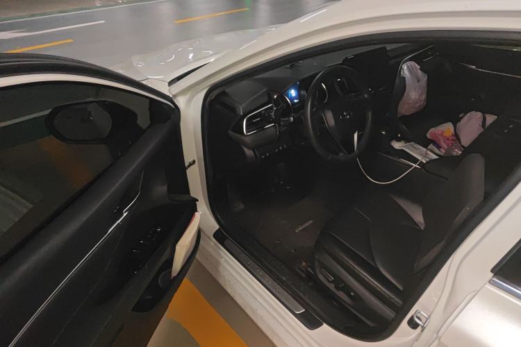 Used Toyota Camry 2021 2.0G Luxury Edition
