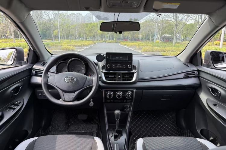 Used Toyota YARiS L Zhi Xuan 2021 1.5L CVT Leading Edition Gear Lever