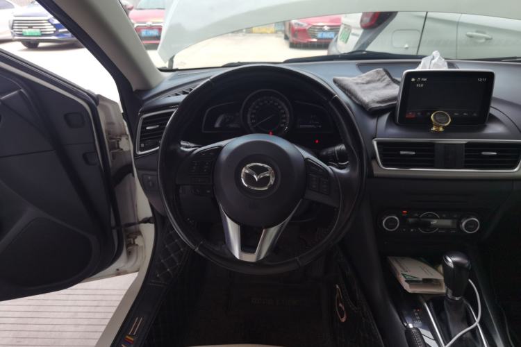 Used Mazda 3 Axela 2014 Sedan 2.0L Automatic Sport Model
