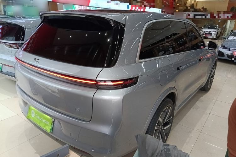 Used Li Auto L8 2023 Air model

