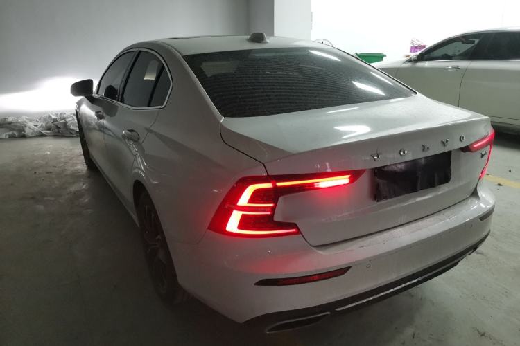Used Volvo S60 2021 T4 Zhiyi Luxury Edition Rear Left 45 Deg