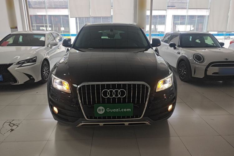 Used Audi Q5 2018 Collector's Edition 40 TFSI Technology Model
