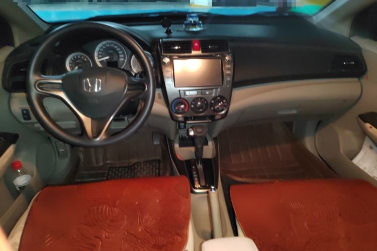 Used Honda City Classic 2012 1.5L Automatic Elite Edition Center Console
