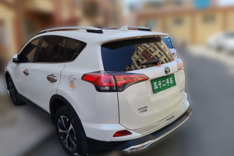 Used Toyota RAV4 2016 2.0L CVT Two-Wheel Drive Comfort Edition China V Standard
