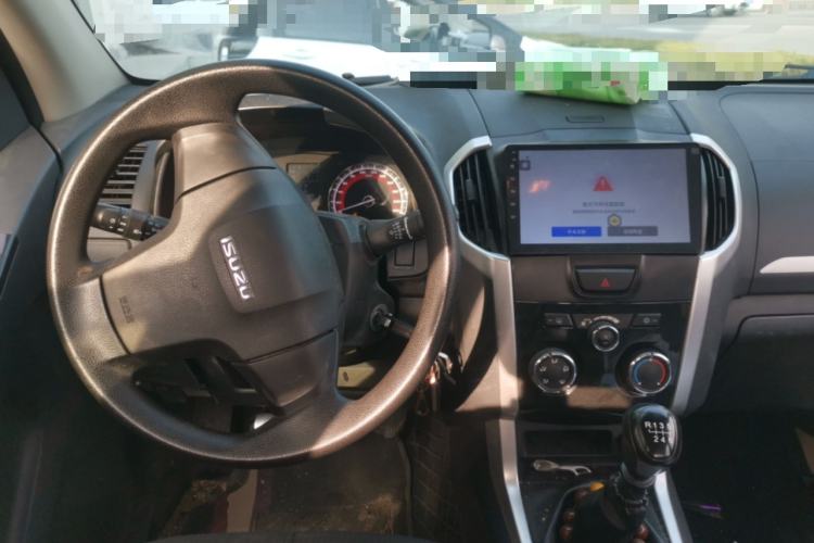 Used Isuzu D-MAX 2018 2.5T Two-Wheel-Drive Base Version JE4D25Q5A