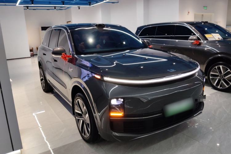 Used Li Auto L9 2022 Max model Front Right 45 Deg