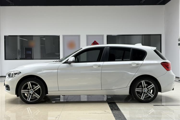 Used BMW 1 Series 2018 118i Sport Design Package Exterior 1