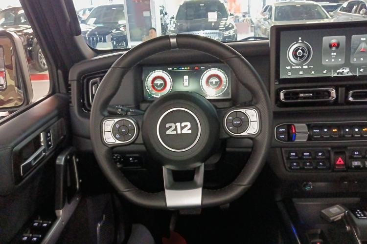 Used 212 T01 2024 2.0T Explorer