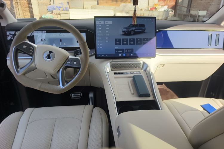 Used Denza N9 2025 Flagship Model
