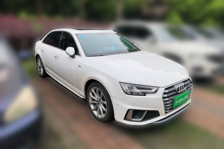 Used Audi A4L 2019 40 TFSI Fashion Edition China VI Emission Standard Front Right 45 Deg