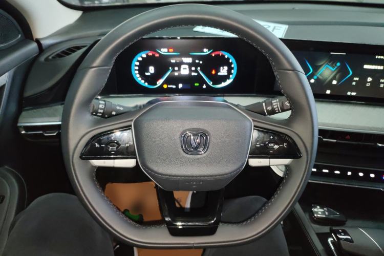 Used CHANGAN Eado 2024 PLUS Blue Whale NE 1.4T GDI DCT High-Energy Edition
