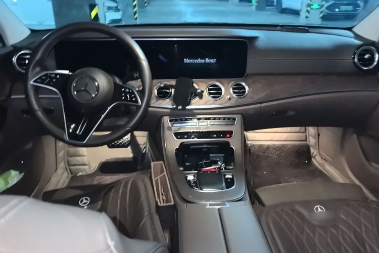 Used Mercedes-Benz E-Class 2023 Facelift E 260 L
