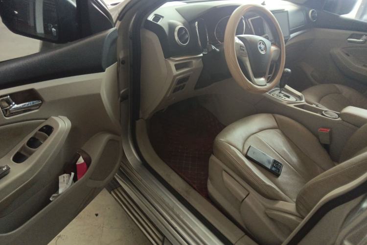 Used Venucia T70 2015 2.0L CVT Smart Choice Edition Driver Seat