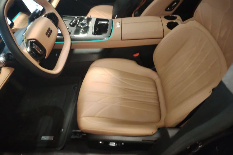 Used Geely Galaxy Galaxy 8 2025 130km EM-P Exploration Edition
