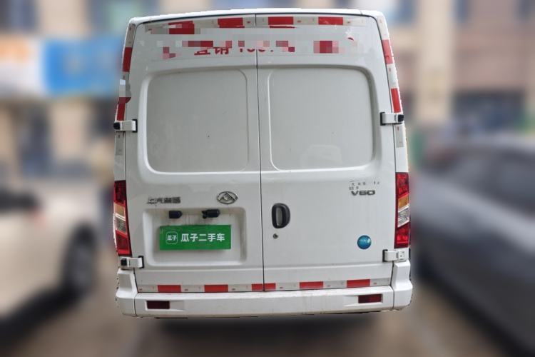 Used SAIC MAXUS Xintu V80 2021 2.0T Manual Classic City Delivery King Short Wheelbase Mid-Roof Design 3 Seats
