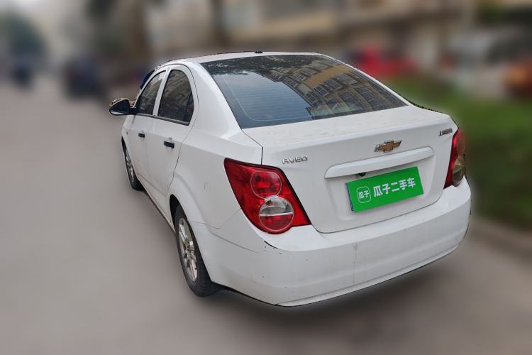 Used Chevrolet Aveo Sonic 2011 Sedan 1.4L MT SL
