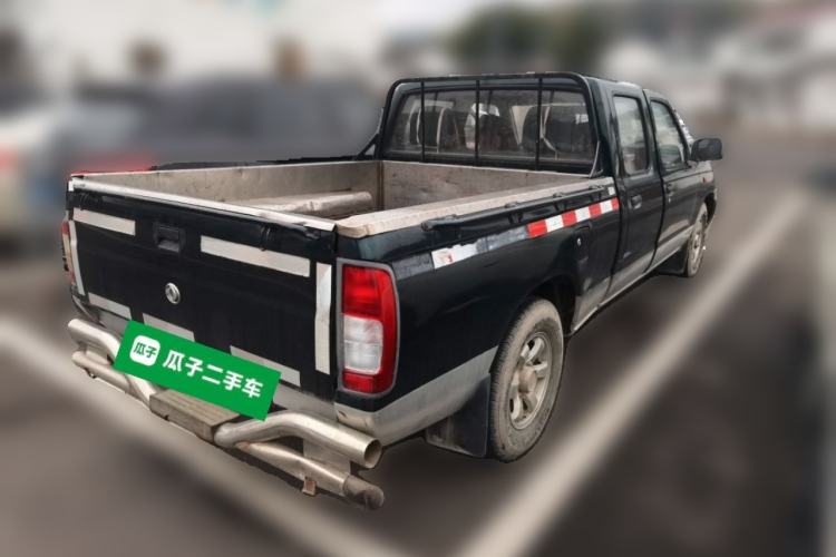 Used Dongfeng Ruichi 2015 2.5T Two-Wheel Drive Classic Long Cargo Box ZD25TCI Rear Right 45 Deg