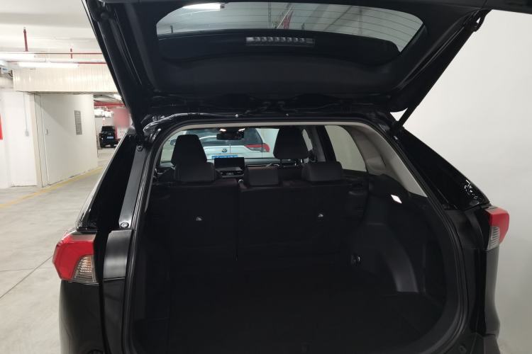 Used Toyota RAV4 2023 2.0L CVT Two-Wheel Drive Fashion Plus Edition
