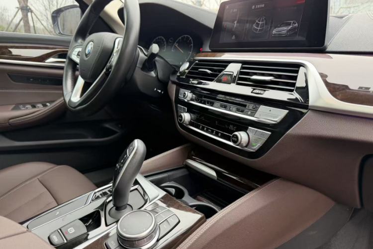 Used BMW 5 Series 2019 525Li Luxury Package