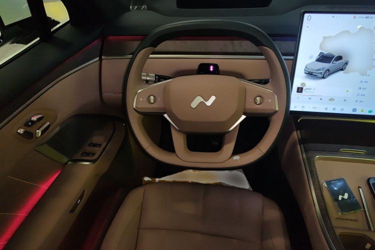 Used ONVO Luxeed L90 2025 Model—Max Six-Seater Version Steering Wheel