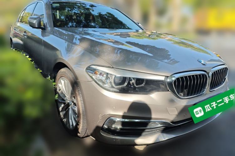 Used BMW 5 Series 2019 Facelifted 525Li Luxury Package Front Right 45 Deg