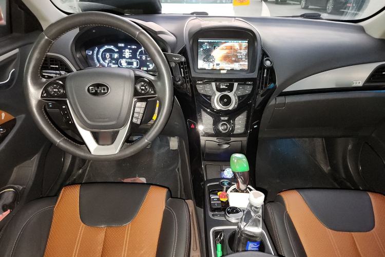 Used BYD Qin New Energy 2015 1.5T Dual-Crown Flagship Plus Edition
