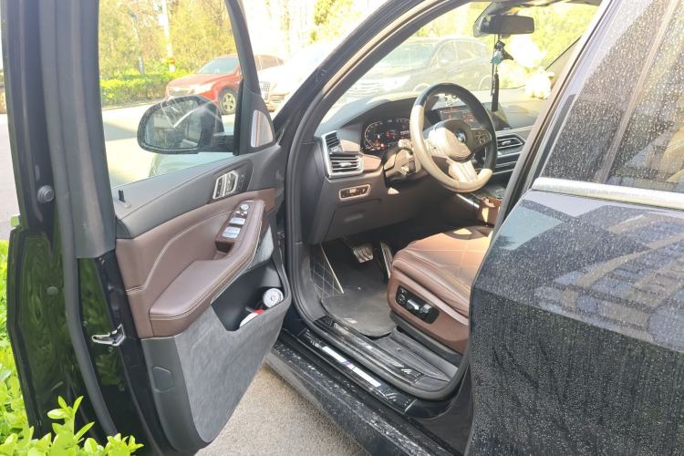 Used BMW X5 2022 xDrive 40Li M Sport Package Driver Seat