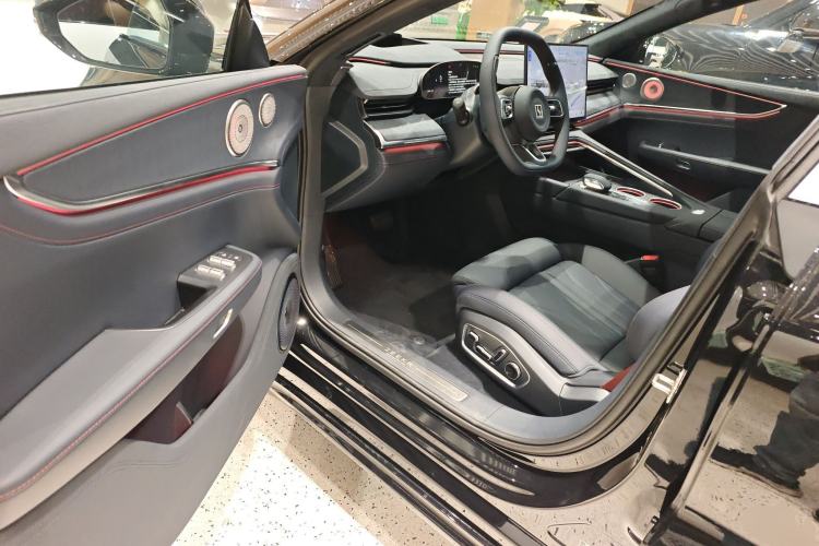 Used Zeekr 001 2026 Model 103° Rear-Drive Max Version Driver Seat