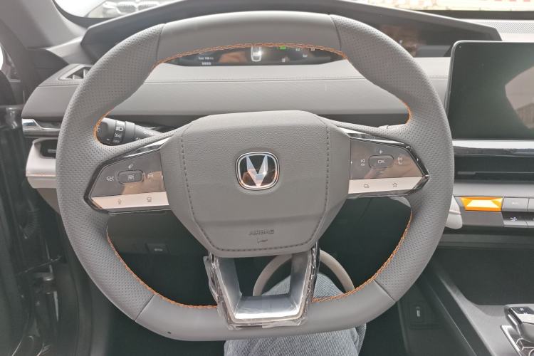 Used CHANGAN UNI-V iDD 2024 Blue Whale Smart Electric iDD 136km ZhiKu Model
