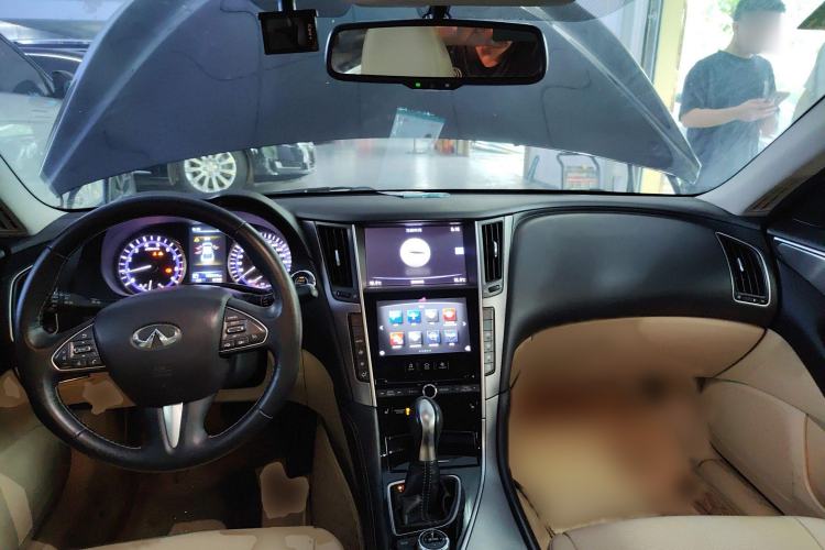 Used Infiniti Q50 2014 3.7L Comfort Edition Interior 2