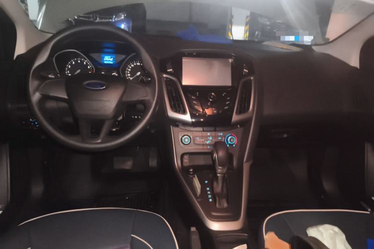 Used Ford Focus 2015 Hatchback 1.6L Automatic Comfort Model Center Console