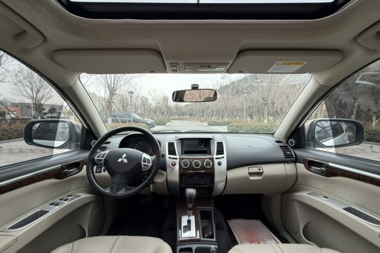 Used Mitsubishi Pajero Sport 2013 3.0L Automatic Two-Wheel Drive Luxury Edition
