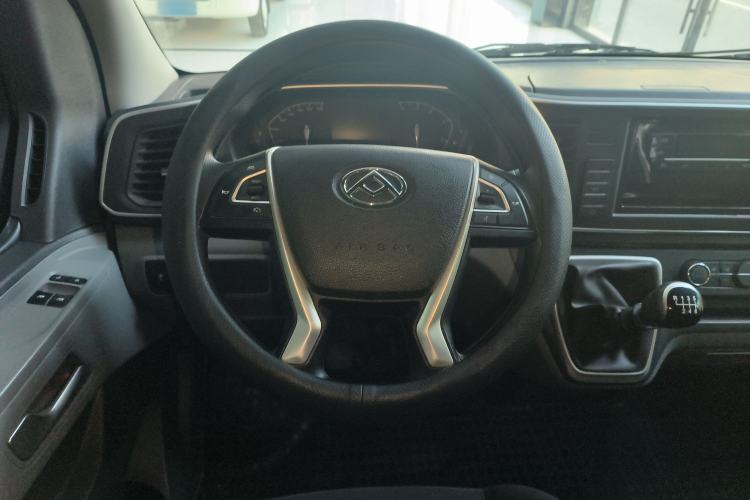 Used SAIC MAXUS Xintu V80 2024 Aoyuntong 6MT Short-Wheelbase Mid-Roof Model 147 Ps 5/6 Seats
