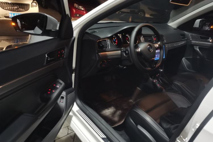 Used Volkswagen Lavida 2017 1.6L Automatic Comfort Edition
