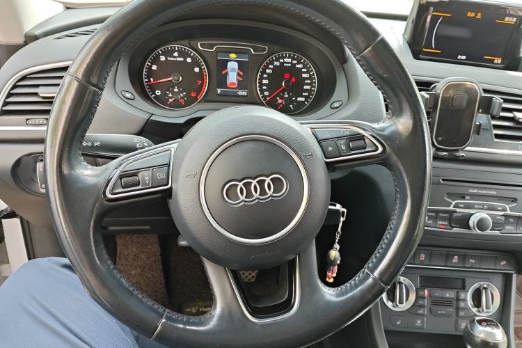 Used Audi Q3 2015 35 TFSI quattro Technology Edition Steering Wheel